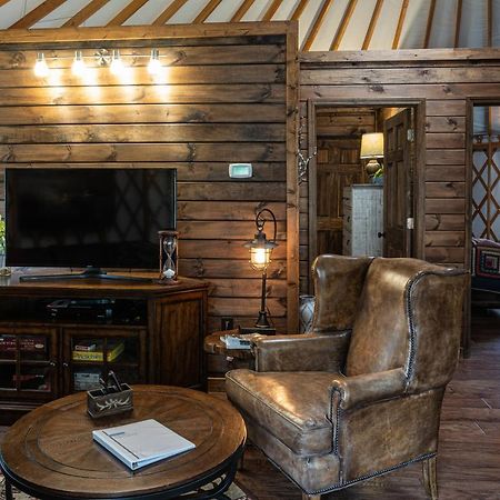Staynantahala - Smoky Mountain Cabins And Luxury Yurts Aquone Exterior photo