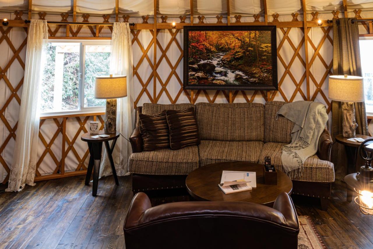 Staynantahala - Smoky Mountain Cabins And Luxury Yurts Aquone Exterior photo