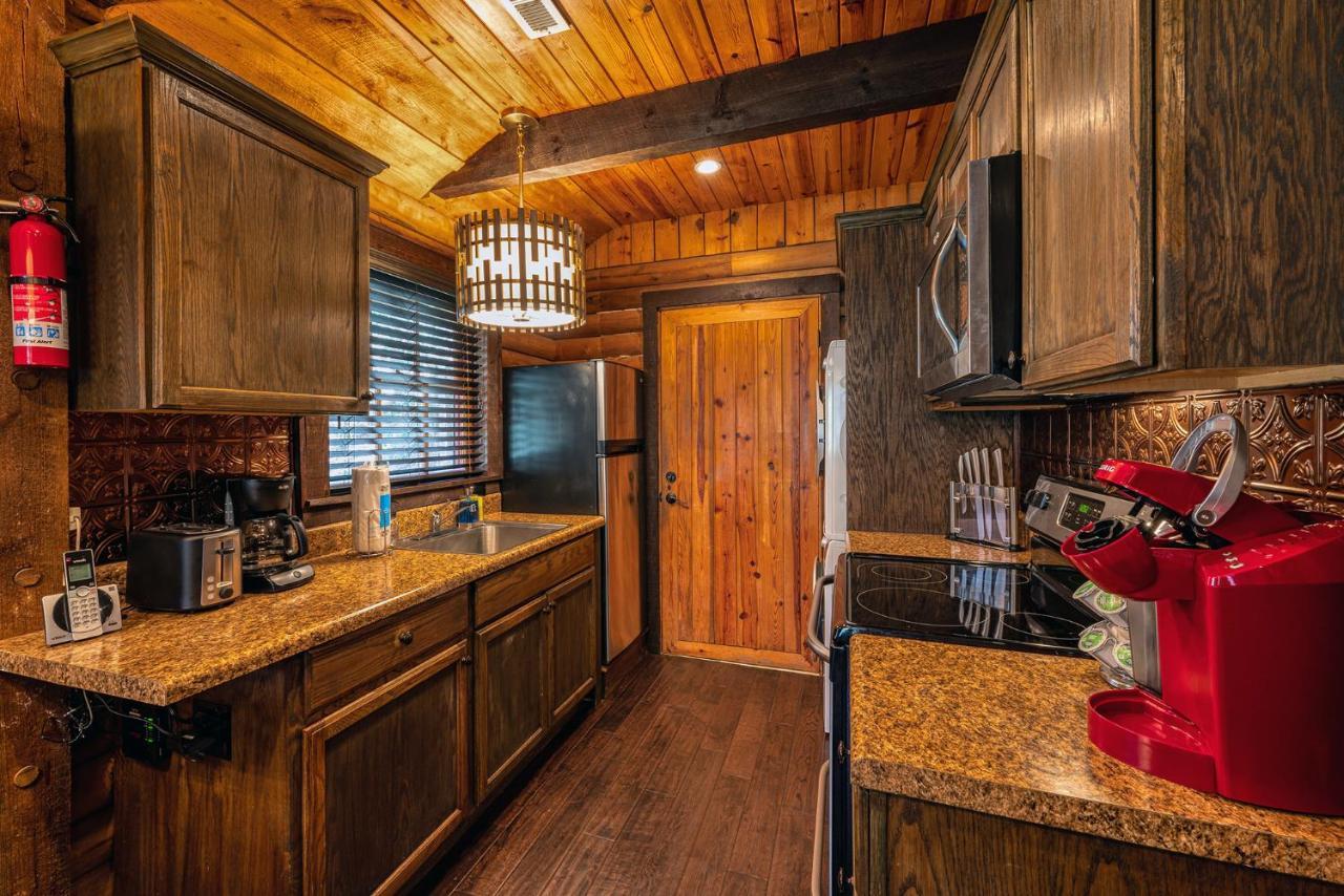 Staynantahala - Smoky Mountain Cabins And Luxury Yurts Aquone Exterior photo